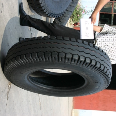 Neumáticos del autobús del camión